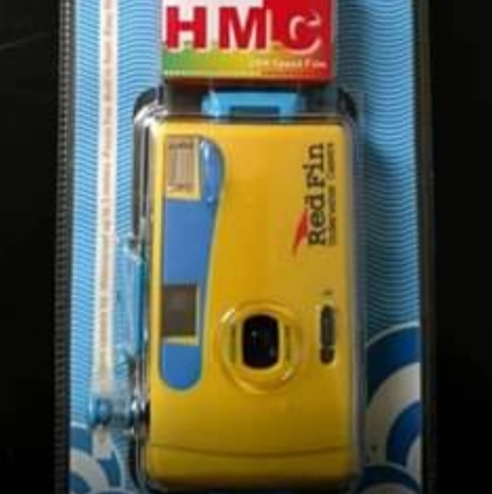 35 mm waterproof camera